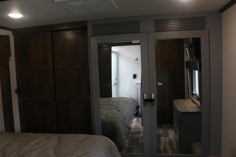 new Toy Haulers Keystone RV Fuzion for sale, in Rose City, TX Thumbnail 27