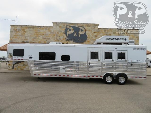 2021 Bloomer Outlaw Proline XP 3 Horse Slant Load Trailer 13 FT LQ 2021 Bloomer Outlaw Proline XP 3 Horse Slant Load Trailer 13 FT LQ