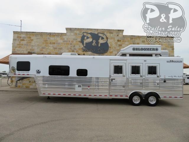 2021 Bloomer Outlaw Proline XP 3 Horse Slant Load Trailer 13 FT LQ 2021 Bloomer Outlaw Proline XP 3 Horse Slant Load Trailer 13 FT LQ