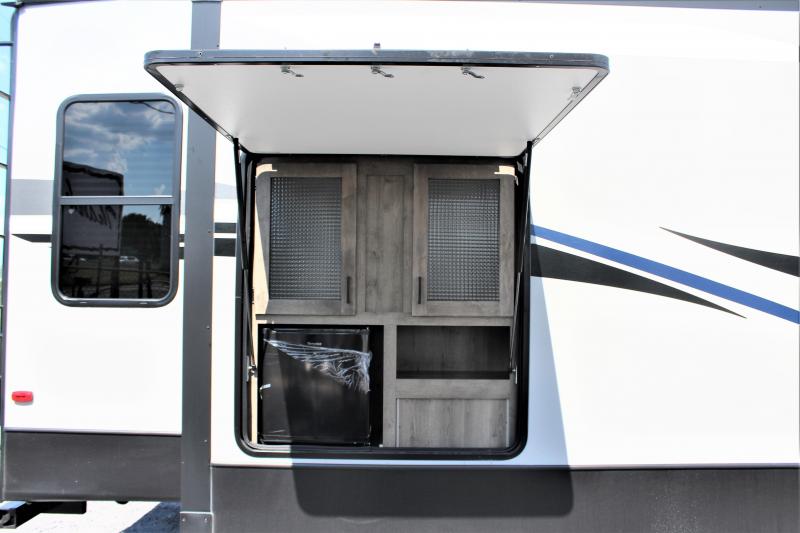 new Fifth Wheel Trailers Keystone RV Sprinter for sale, in Rose City, TX Thumbnail 6