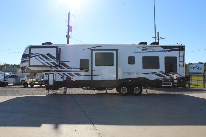 2022 Keystone RV Fuzion 379 39 ' Toy Hauler RV 2022 Keystone RV Fuzion 379 39 ' Toy Hauler RV