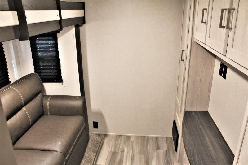new Fifth Wheel Trailers Keystone RV Sprinter Limited for sale, in Rose City, TX Thumbnail 26