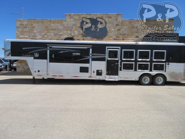 2016 Lakota C8415 4 Horse Slant Load Trailer 15.67 FT LQ With Slides w/ Ramps 2016 Lakota C8415 4 Horse Slant Load Trailer 15.67 FT LQ With Slides w/ Ramps
