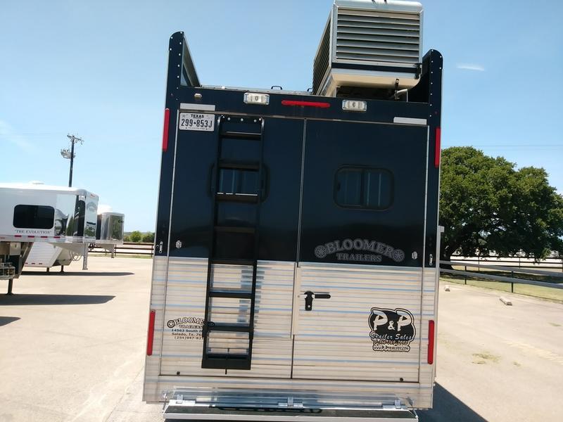 used Horse Trailers Bloomer  for sale, in Salado, TX Thumbnail 4