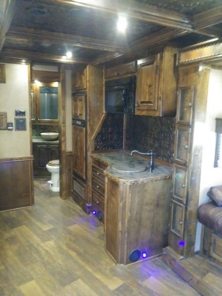 used Horse Trailers Bloomer  for sale, in Salado, TX Thumbnail 37