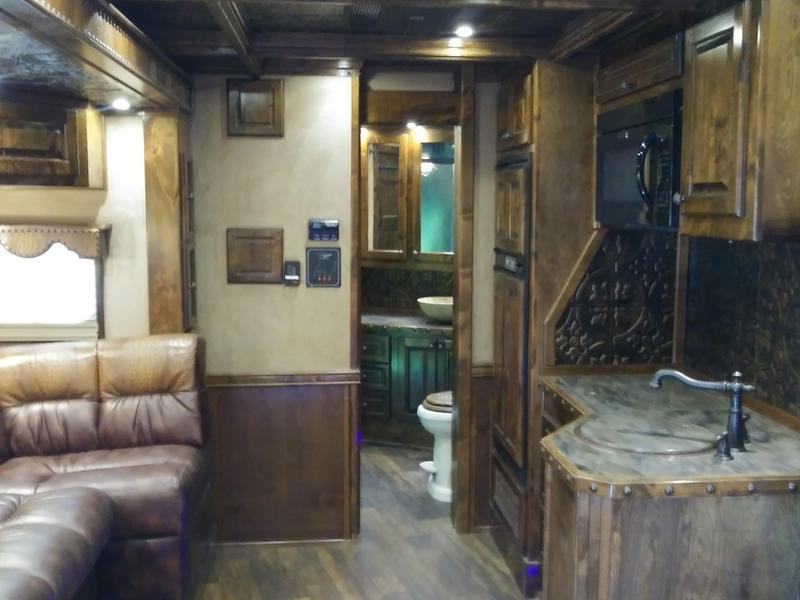 used Horse Trailers Bloomer  for sale, in Salado, TX Thumbnail 3