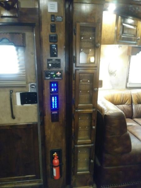 used Horse Trailers Bloomer  for sale, in Salado, TX Thumbnail 38