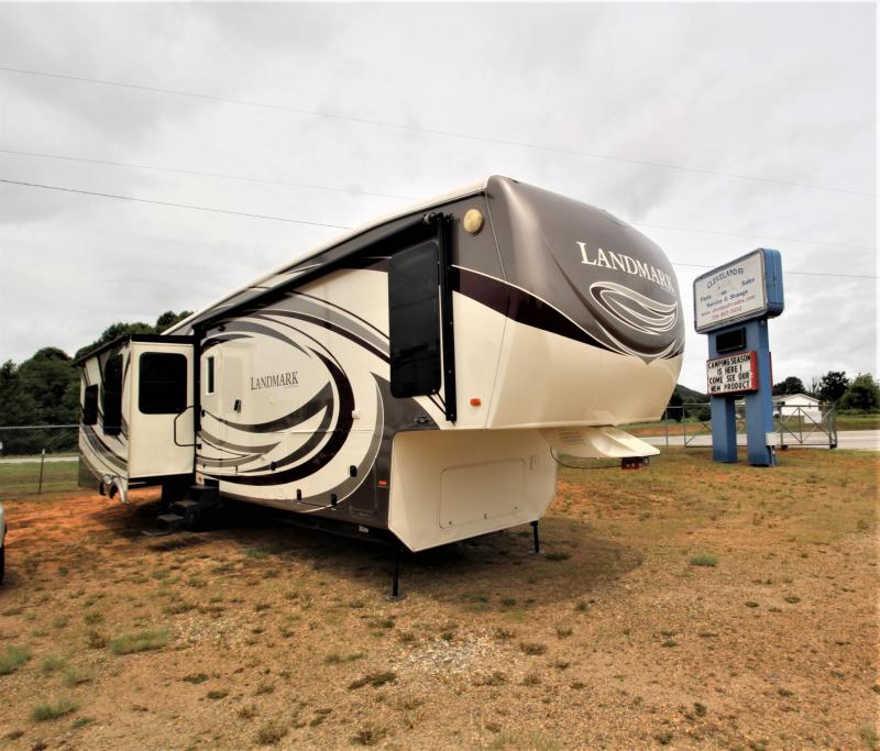 2011 Heartland RV Landmark San Antonio Fifth Wheel 2011 Heartland RV Landmark San Antonio Fifth Wheel