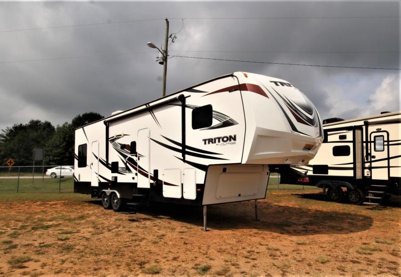 2017 Dutchmen Mfg Voltage Triton 3451 Toy Hauler RV 2017 Dutchmen Mfg Voltage Triton 3451 Toy Hauler RV