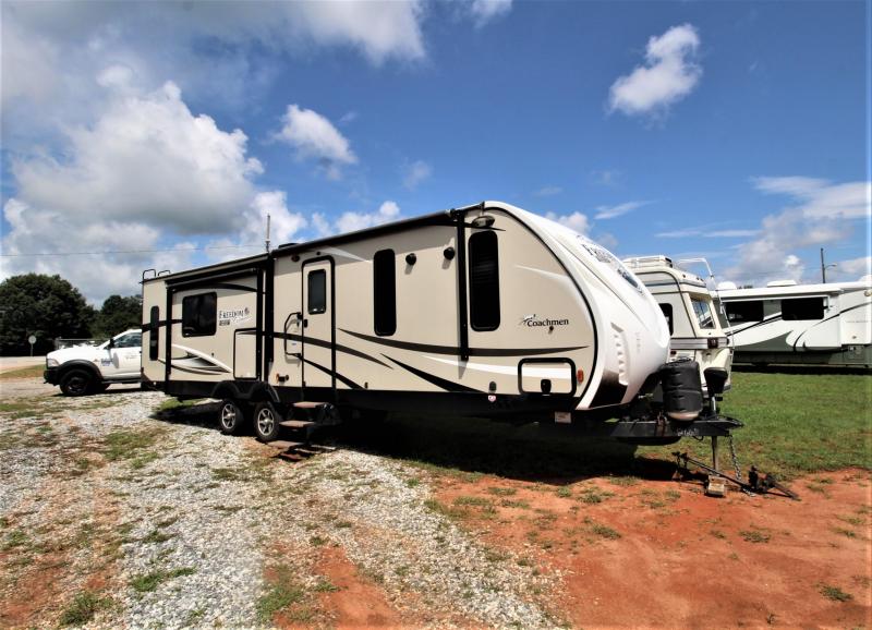 2017 Coachmen By Forest River Freedom Express Liberty Edition 293RLDS Travel Trailer RV 2017 Coachmen By Forest River Freedom Express Liberty Edition 293RLDS Travel Trailer RV