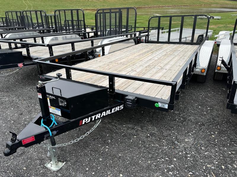 2023 PJ Trailers 83" Tandem Axle Channel Utility (UL) 16' RBS Auto