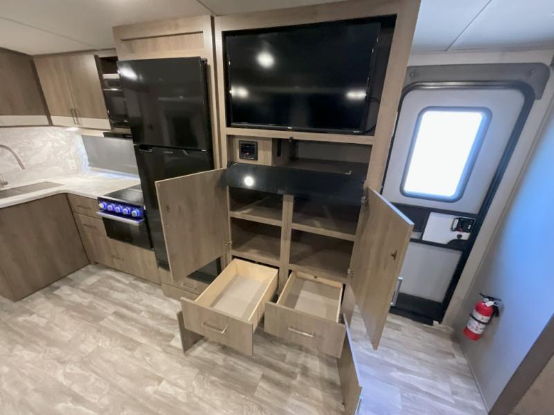 used Travel Trailers Grand Design RV Imagine for sale, in Amarillo, TX Thumbnail 10