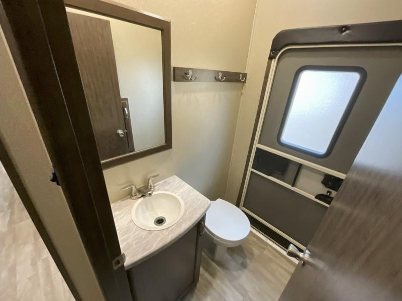 used Fifth Wheel Trailers Grand Design RV Solitude S-Class for sale, in Amarillo, TX Thumbnail 23