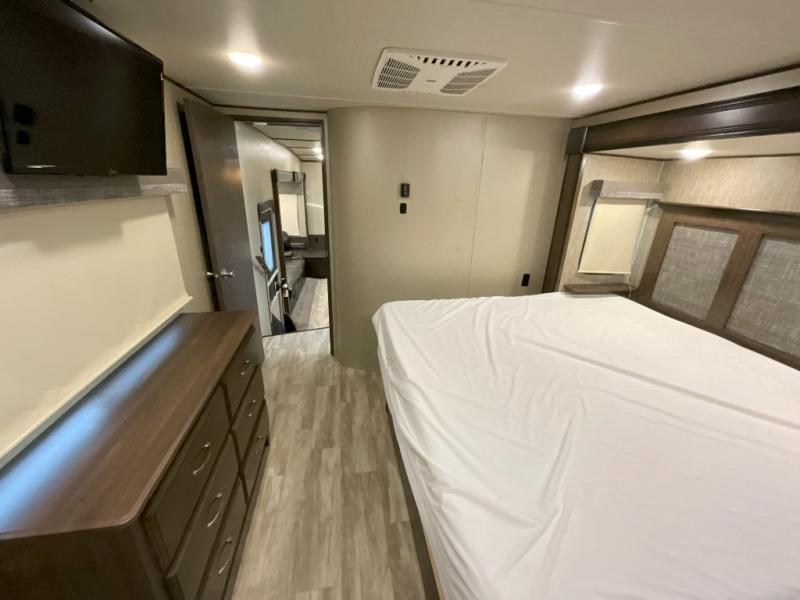 used Fifth Wheel Trailers Grand Design RV Solitude S-Class for sale, in Amarillo, TX Thumbnail 37