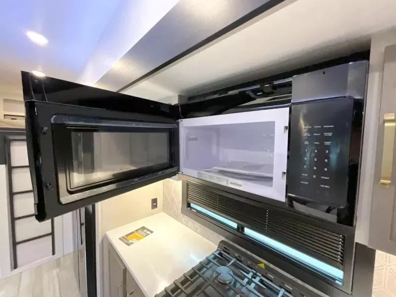 new Fifth Wheel Trailers Forest River Wildwood Heritage Glen for sale, in Amarillo, TX Thumbnail 9