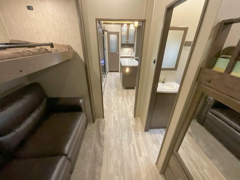 used Fifth Wheel Trailers Grand Design RV Solitude S-Class for sale, in Amarillo, TX Thumbnail 26