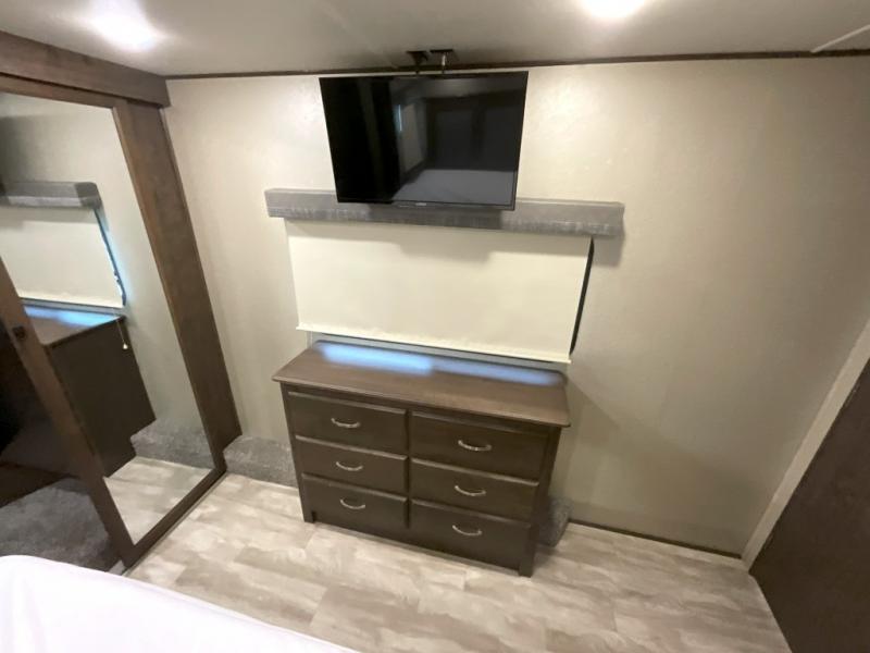 used Fifth Wheel Trailers Grand Design RV Solitude S-Class for sale, in Amarillo, TX Thumbnail 35