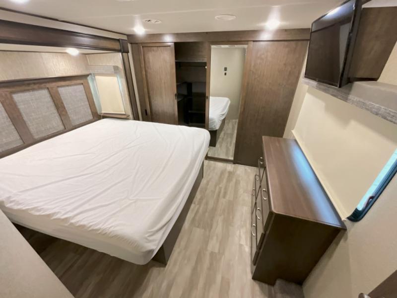 used Fifth Wheel Trailers Grand Design RV Solitude S-Class for sale, in Amarillo, TX Thumbnail 32