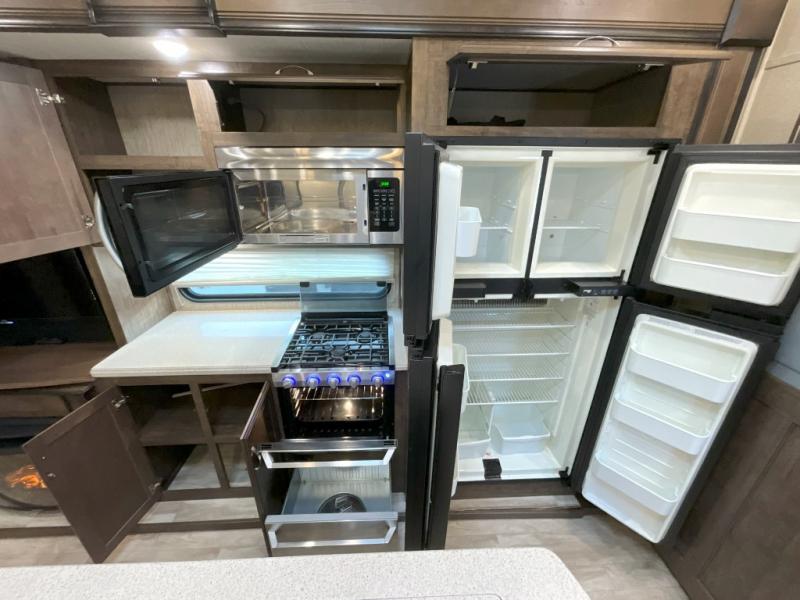used Fifth Wheel Trailers Grand Design RV Solitude S-Class for sale, in Amarillo, TX Thumbnail 8