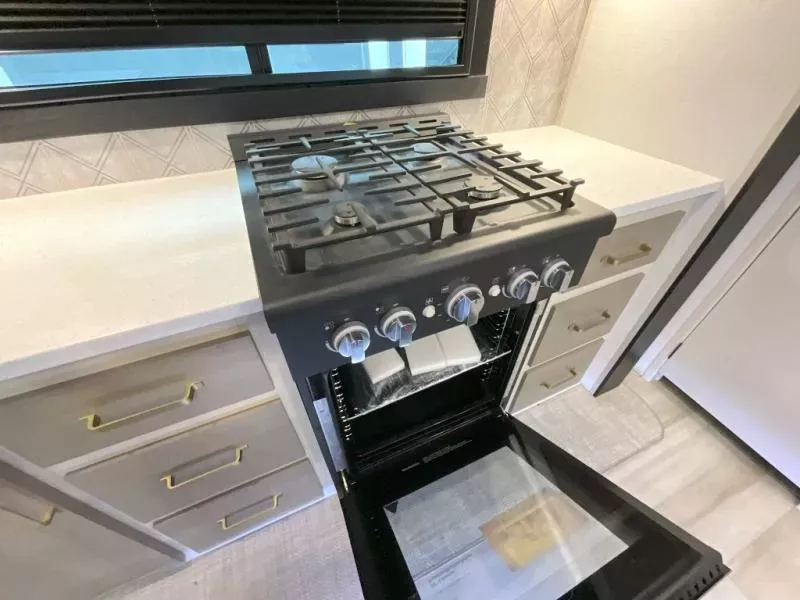 new Fifth Wheel Trailers Forest River Wildwood Heritage Glen for sale, in Amarillo, TX Thumbnail 8