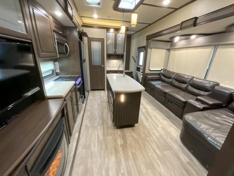 used Fifth Wheel Trailers Grand Design RV Solitude S-Class for sale, in Amarillo, TX Thumbnail 27