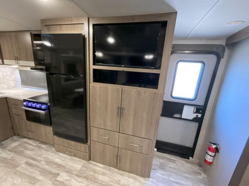 used Travel Trailers Grand Design RV Imagine for sale, in Amarillo, TX Thumbnail 9