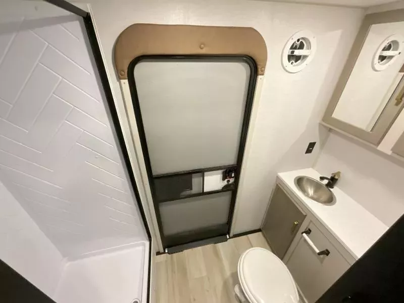 new Fifth Wheel Trailers Forest River Wildwood Heritage Glen for sale, in Amarillo, TX Thumbnail 56