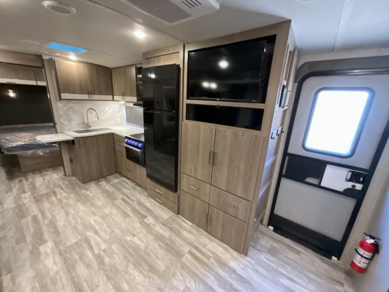 used Travel Trailers Grand Design RV Imagine for sale, in Amarillo, TX Thumbnail 8