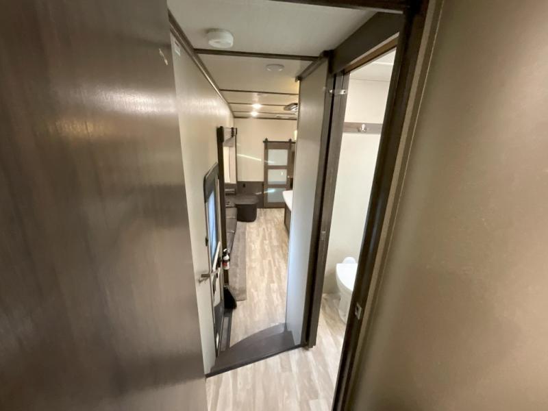 used Fifth Wheel Trailers Grand Design RV Solitude S-Class for sale, in Amarillo, TX Thumbnail 38