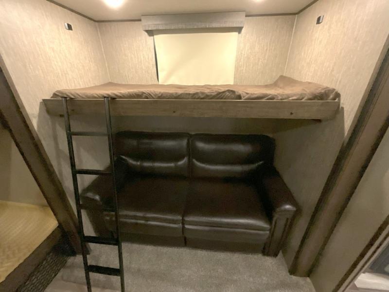 used Fifth Wheel Trailers Grand Design RV Solitude S-Class for sale, in Amarillo, TX Thumbnail 21