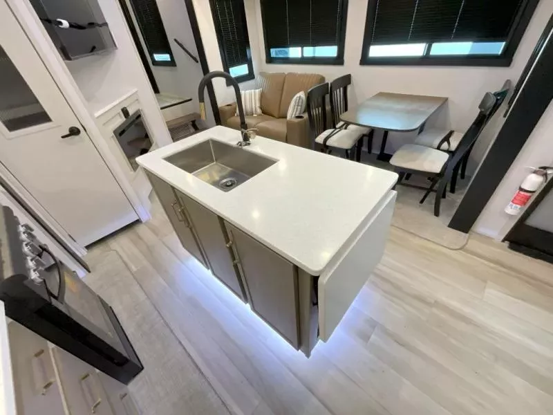 new Fifth Wheel Trailers Forest River Wildwood Heritage Glen for sale, in Amarillo, TX Thumbnail 10