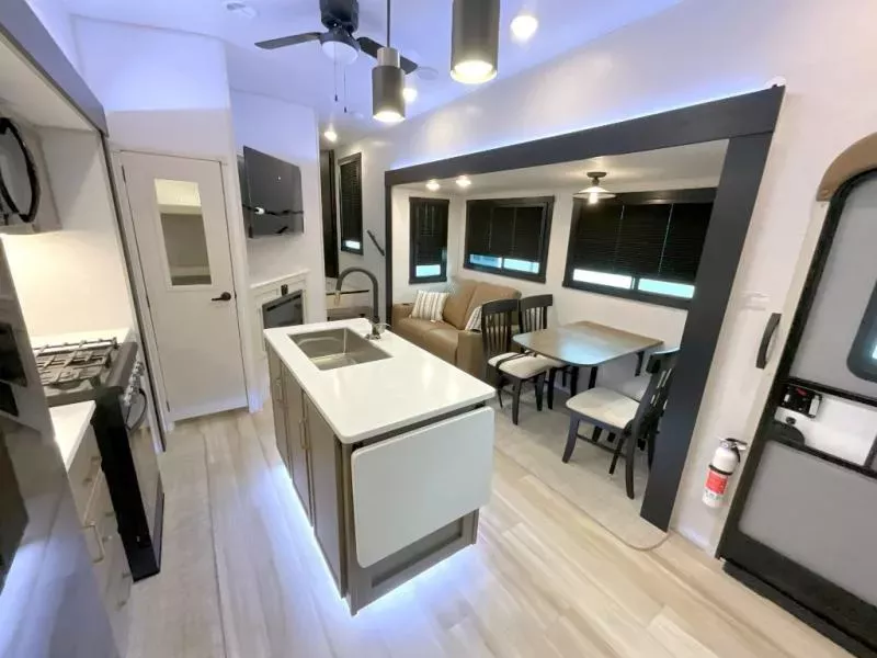 new Fifth Wheel Trailers Forest River Wildwood Heritage Glen for sale, in Amarillo, TX Thumbnail 15