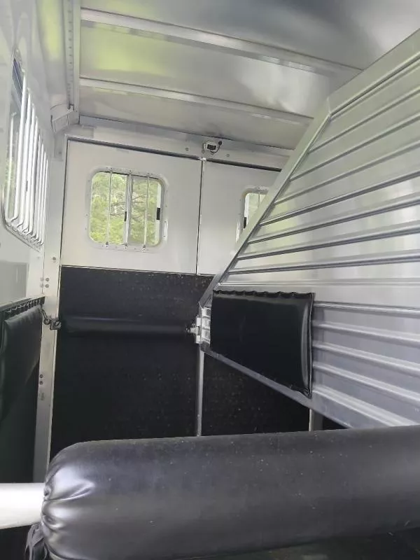 used Horse Trailers Featherlite  for sale, in Revere, PA Thumbnail 10