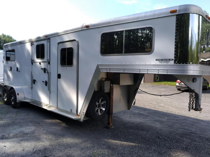 2010 Featherlite 9608 Horse Trailer 2010 Featherlite 9608 Horse Trailer