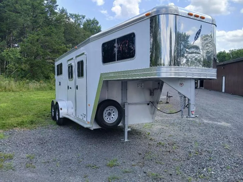 2009 Featherlite Two horse Straight load Trailer