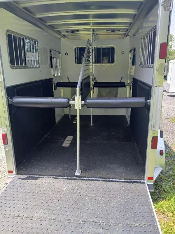 used Horse Trailers Featherlite  for sale, in Revere, PA Thumbnail 7