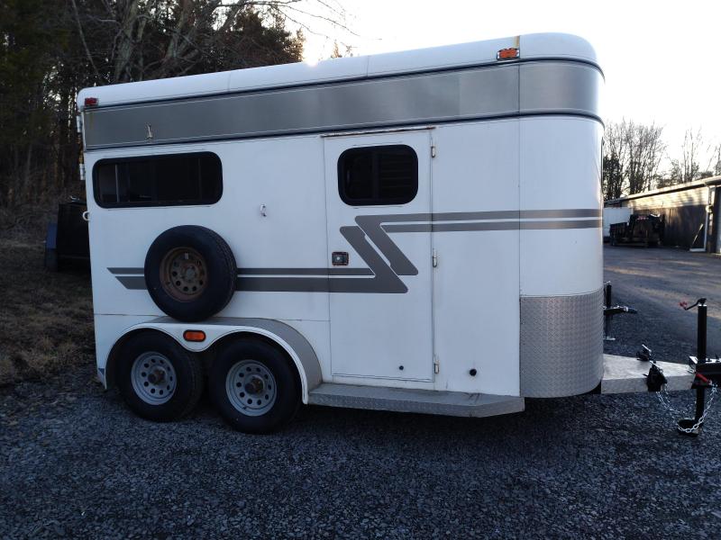 2005 Jackson Two Horse Trailer 2005 Jackson Two Horse Trailer