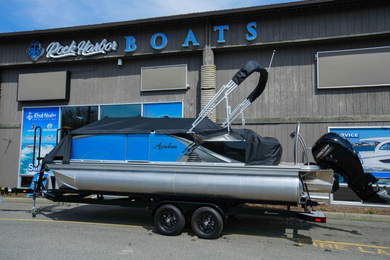 2022 Avalon LSZ Cruise Rear Bench Pontoon Boat 2022 Avalon LSZ Cruise Rear Bench Pontoon Boat