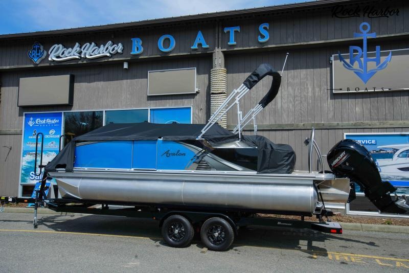 2022 Avalon LSZ Cruise Rear Bench Pontoon Boat 2022 Avalon LSZ Cruise Rear Bench Pontoon Boat