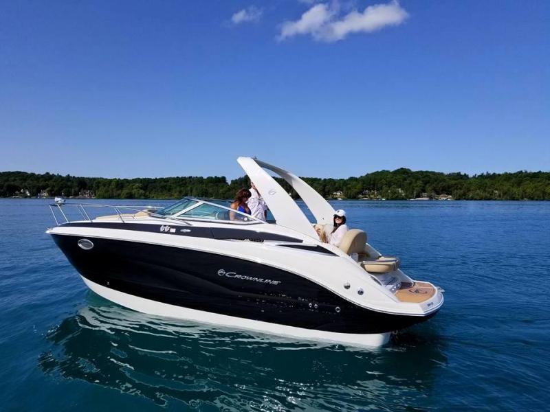 2022 Crownline 264 CR Express/Cruiser 2022 Crownline 264 CR Express/Cruiser