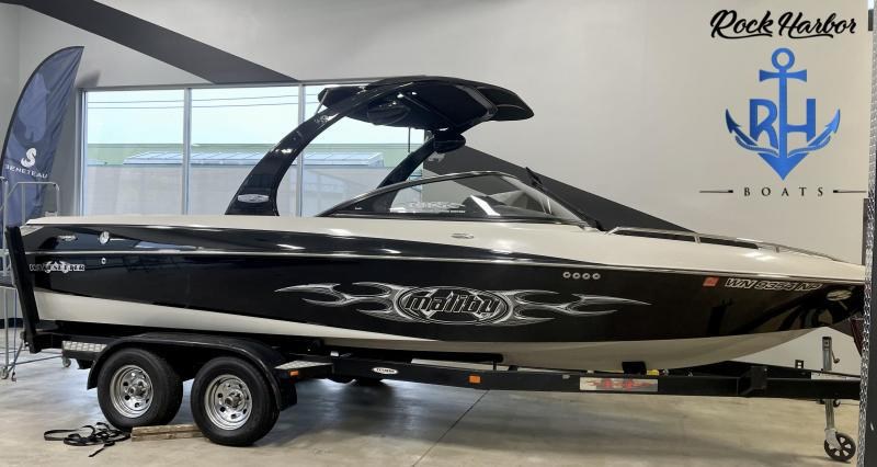 2005 Malibu Wakesetter 23 LSV Base Surf Boat 2005 Malibu Wakesetter 23 LSV Base Surf Boat