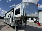 2020 Sundowner 3H Living Quarters Gooseneck HORSE Trailer 
