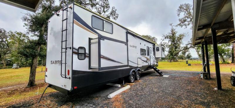 used Fifth Wheel Trailers Forest River Sabre for sale, in Deland, FL Thumbnail 3