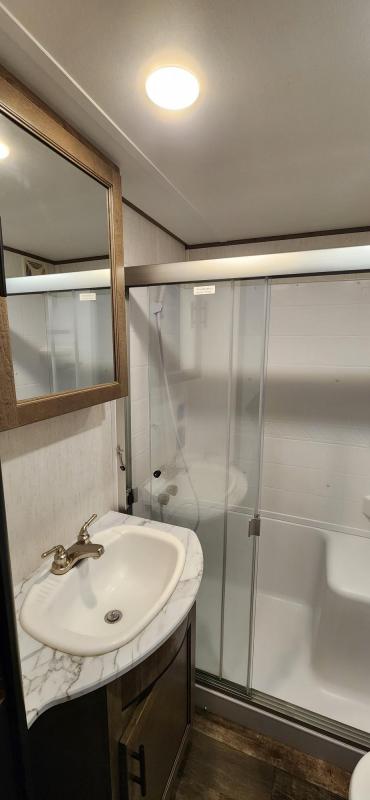 used Fifth Wheel Trailers Forest River Sabre for sale, in Deland, FL Thumbnail 18