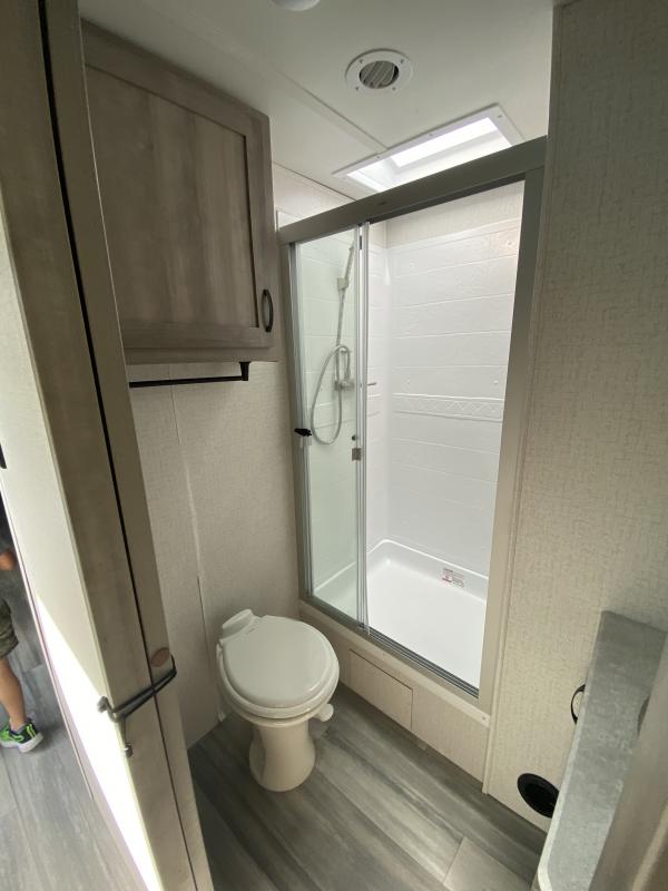 used Travel Trailers Winnebago Voyage for sale, in Deland, FL Thumbnail 7