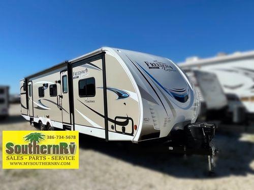 2019 Forest River FREEDOM EXPRESS LIBERTY EDITION 321FEDS LE Travel Trailer 2019 Forest River FREEDOM EXPRESS LIBERTY EDITION 321FEDS LE Travel Trailer