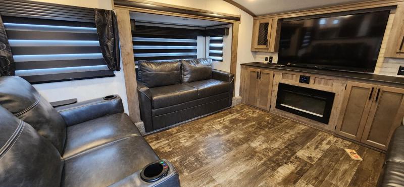 used Fifth Wheel Trailers Forest River Sabre for sale, in Deland, FL Thumbnail 4