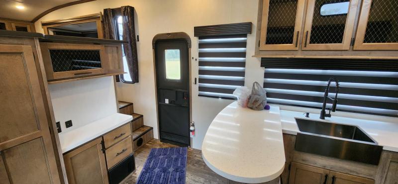 used Fifth Wheel Trailers Forest River Sabre for sale, in Deland, FL Thumbnail 11