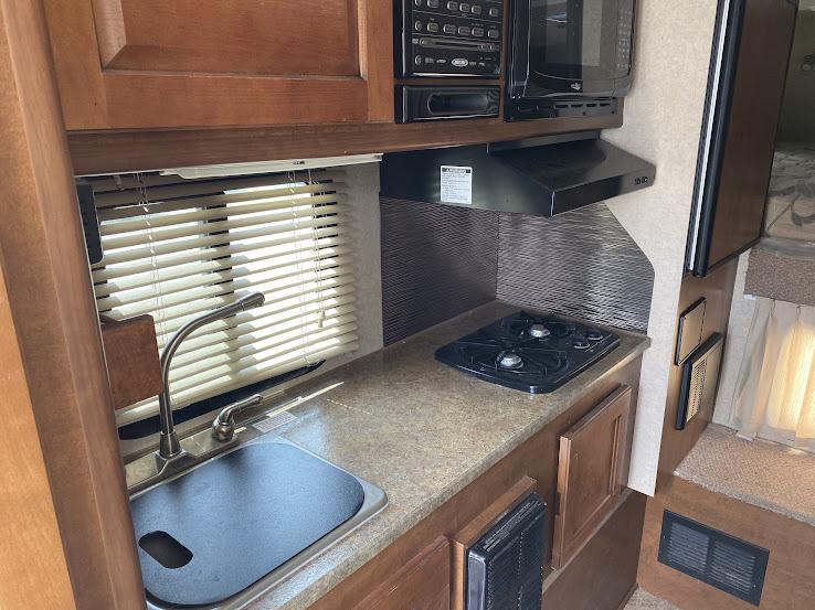 used Truck Bed Campers Lance Lance Truck Camper for sale, in Deland, FL Thumbnail 6