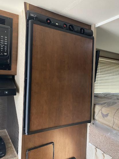 used Truck Bed Campers Lance Lance Truck Camper for sale, in Deland, FL Thumbnail 7